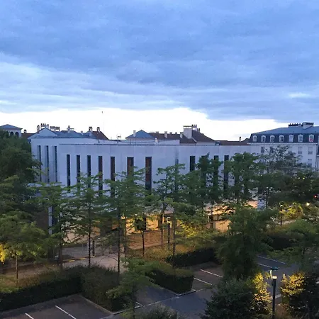Family's Paris , 2 Parking Serris